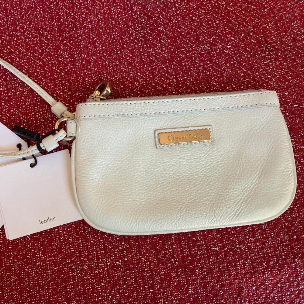 NWT LEATHER CALVIN KLEIN OFF-WHITE WRISTLET